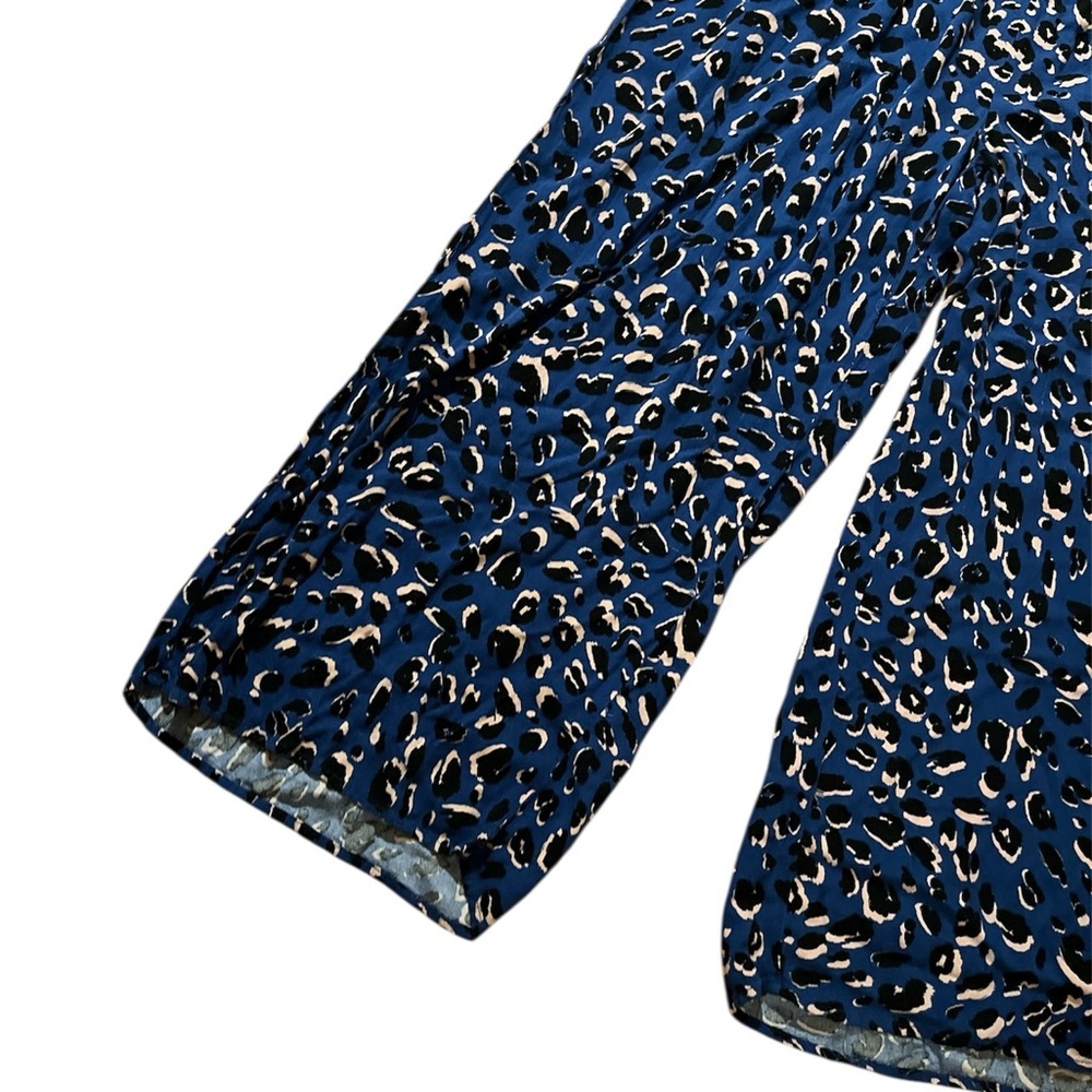Eloquii 22 Navy and Tan Patterned Leo Print Wide Leg Plunge Neck Loose Jumpsuit - Picture 4 of 11